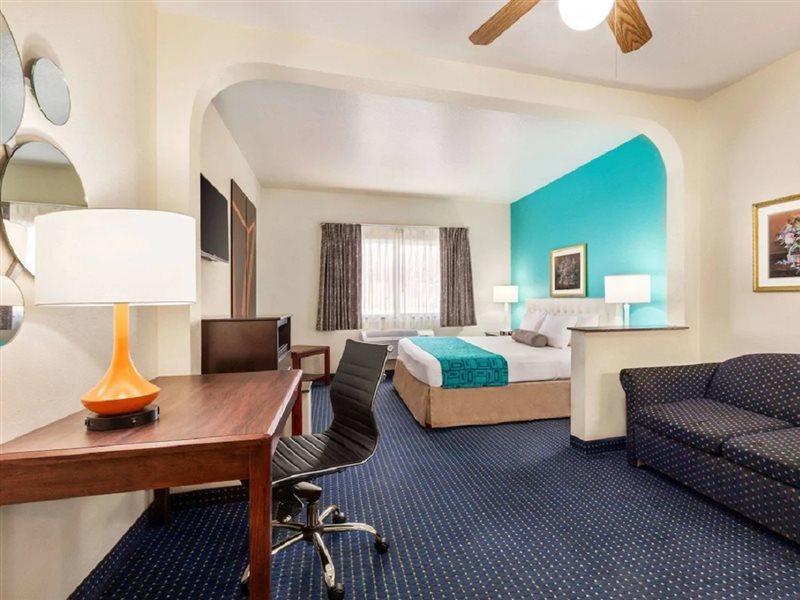 Howard Johnson By Wyndham San Antonio Hotel & Suites المظهر الخارجي الصورة