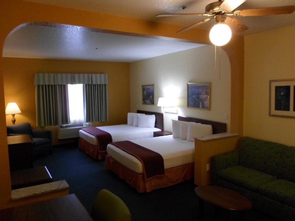 Howard Johnson By Wyndham San Antonio Hotel & Suites المظهر الخارجي الصورة