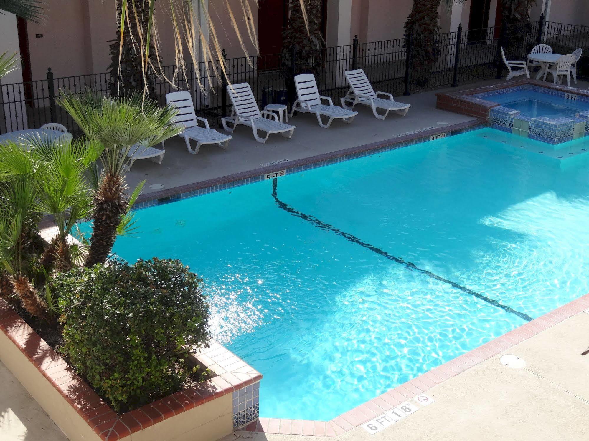 Howard Johnson By Wyndham San Antonio Hotel & Suites المظهر الخارجي الصورة
