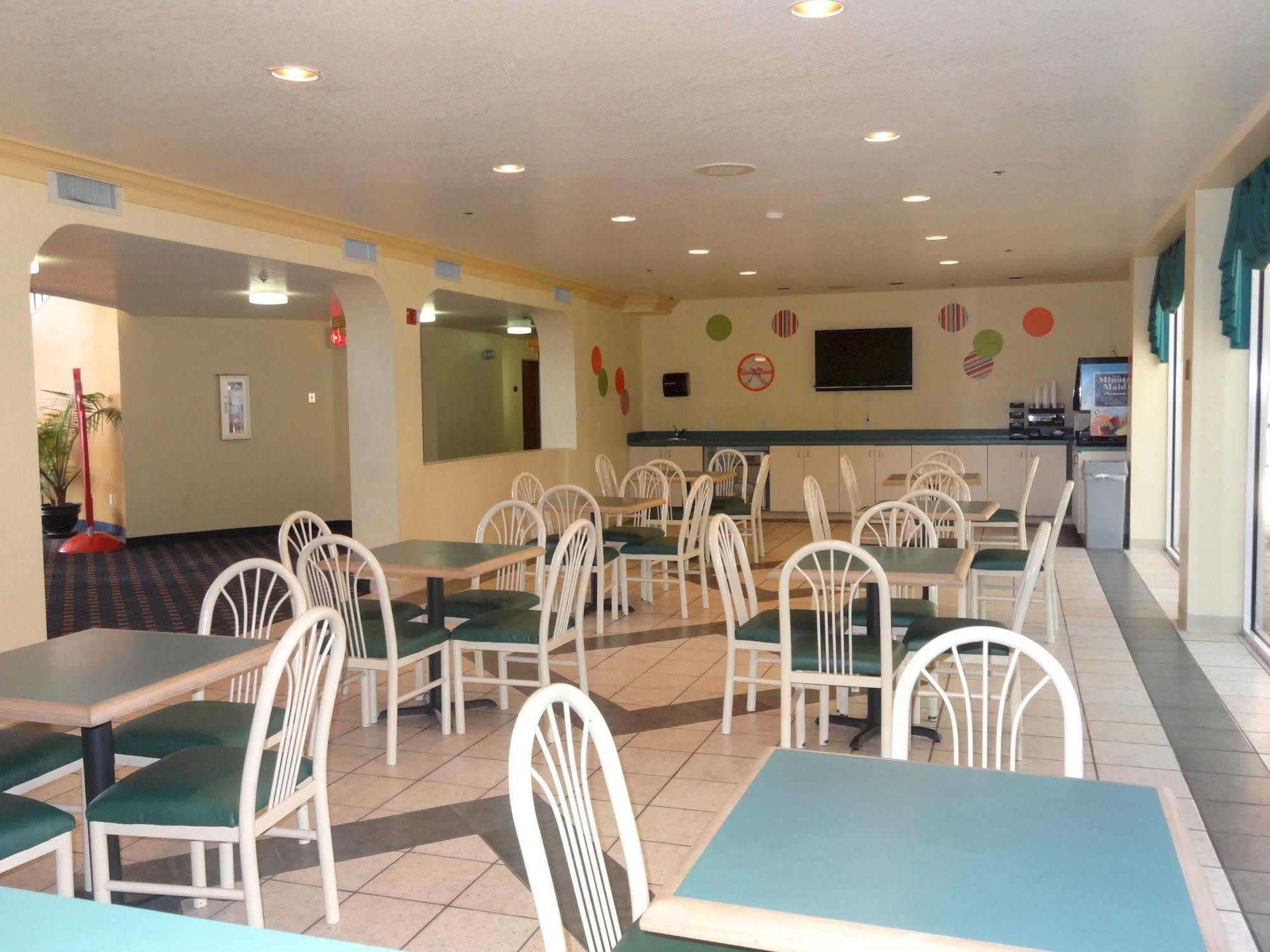 Howard Johnson By Wyndham San Antonio Hotel & Suites المظهر الخارجي الصورة