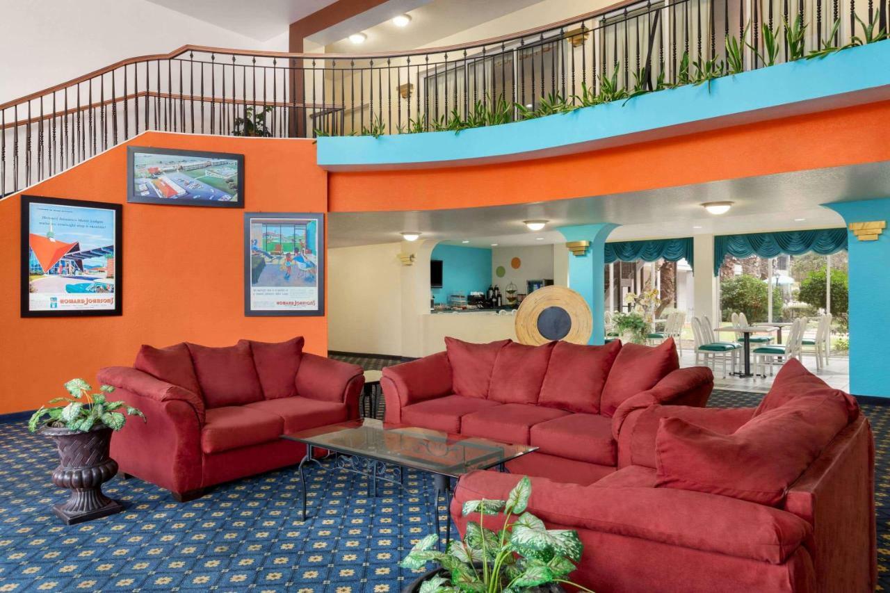 Howard Johnson By Wyndham San Antonio Hotel & Suites المظهر الخارجي الصورة