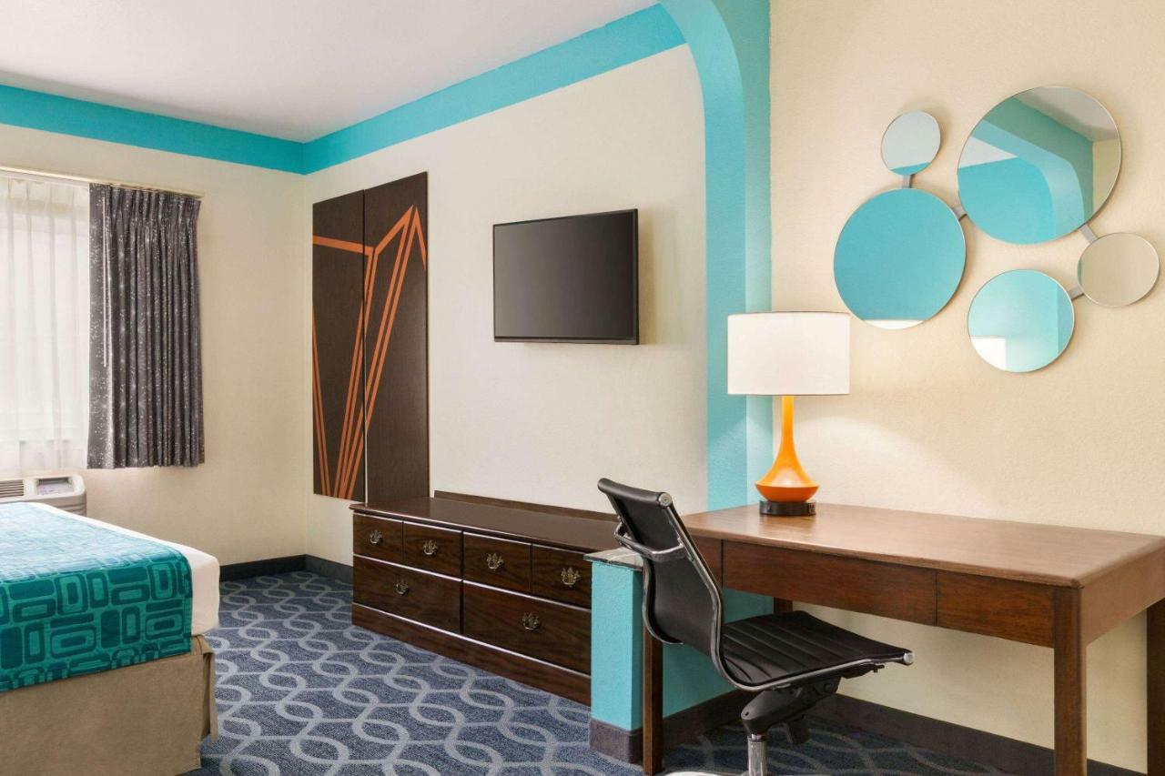 Howard Johnson By Wyndham San Antonio Hotel & Suites المظهر الخارجي الصورة
